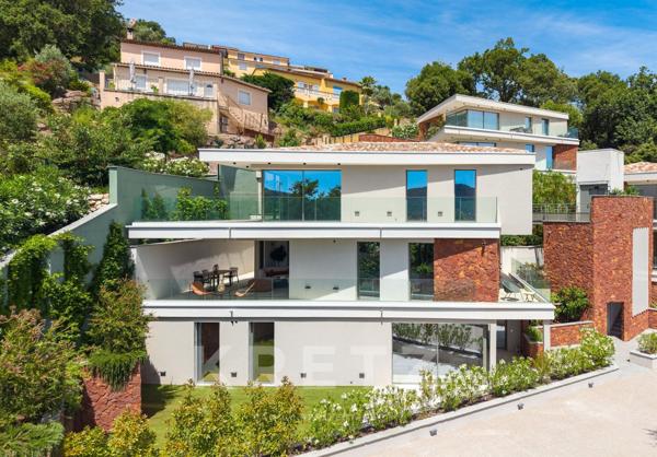 LES ADRETS-DE-L'ESTÉREL — Appartement neuf de 116 m² avec une belle terrasse de 44 m²