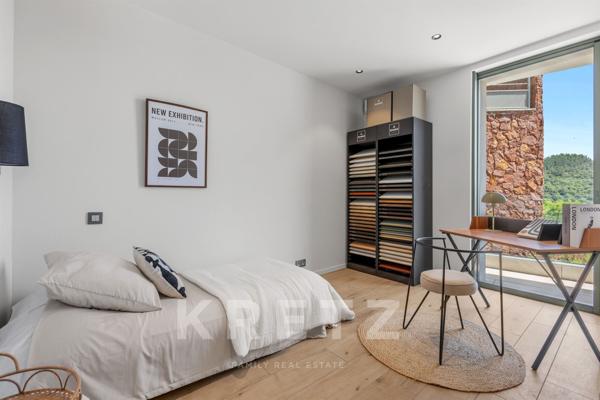 LES ADRETS-DE-L'ESTÉREL — Appartement neuf de 116 m² avec une belle terrasse de 44 m²