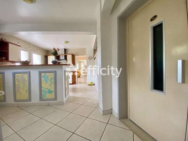 Immeuble 15 pièces - 356 m²