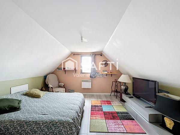 PROPRIÉTÉ  4 CHAMBRES - PISCINE ET JARDIN PAYSAGER