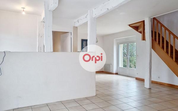 Maison à vendre    6 pièces •  Campénéac