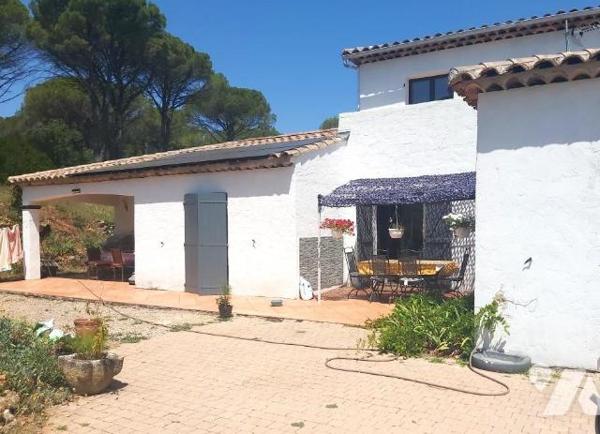 VILLA T6 AVEC GRAND TERRAIN GARAGE ET PISCINE A FAYENCE