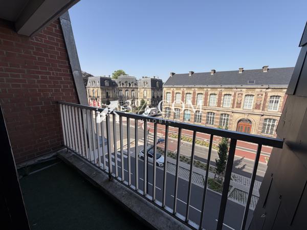 Appartement
                                                                                                                                                                                                                                                                                                                        4 pièce(s)                                                                                                                                                                                                          3 chambre(s)                                                                                                                                                                                                          73  m²