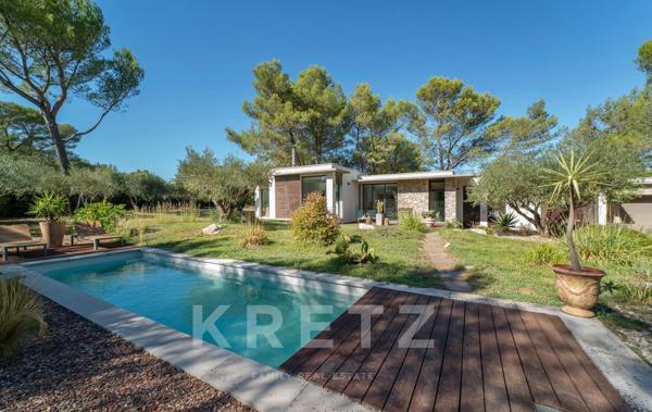 Villa d'architecte moderniste de plain-pied au coeur du quartier de la Cigale