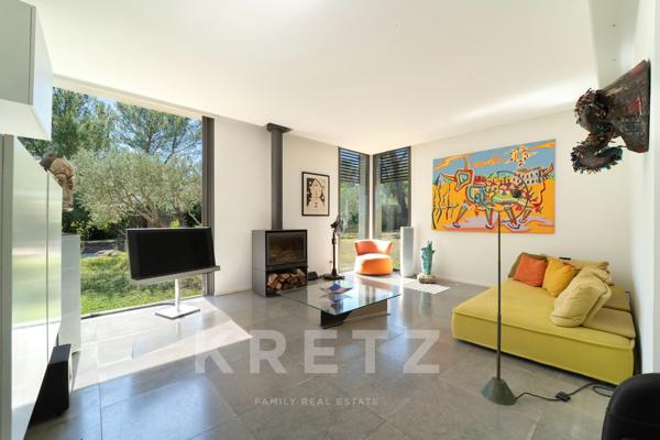 Villa d'architecte moderniste de plain-pied au coeur du quartier de la Cigale