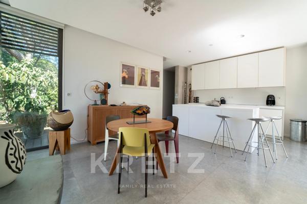 Villa d'architecte moderniste de plain-pied au coeur du quartier de la Cigale