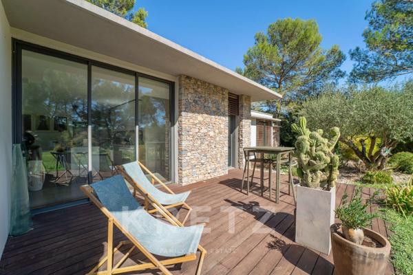 Villa d'architecte moderniste de plain-pied au coeur du quartier de la Cigale