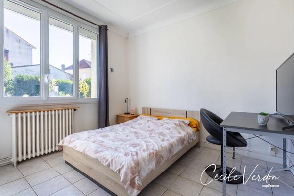 Maison de plain-pied à vendre 2 pièces de 78 m2 située au centre-ville de Bergerac, avec jardin de 440 m2, BERGERAC (24)