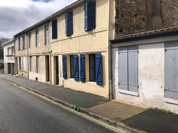 Rochefort Hyper Centre - Maison 175 m² T5 avec courette