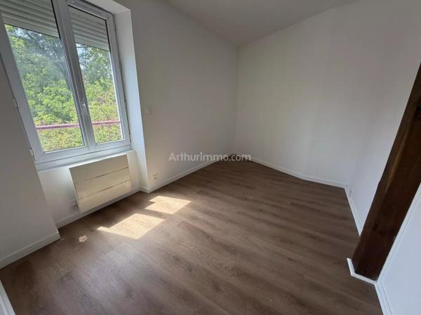 Location                                                      Appartement
                        
                     3 pièces                      47 m2                     à Brunoy
