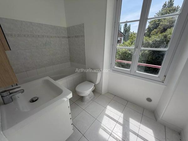 Location                                                      Appartement
                        
                     3 pièces                      47 m2                     à Brunoy