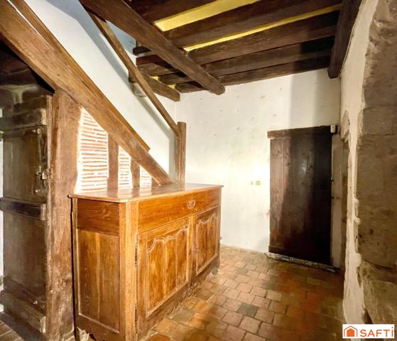 285 m2 hab et dépendances sur 4036 m2 clos de murs