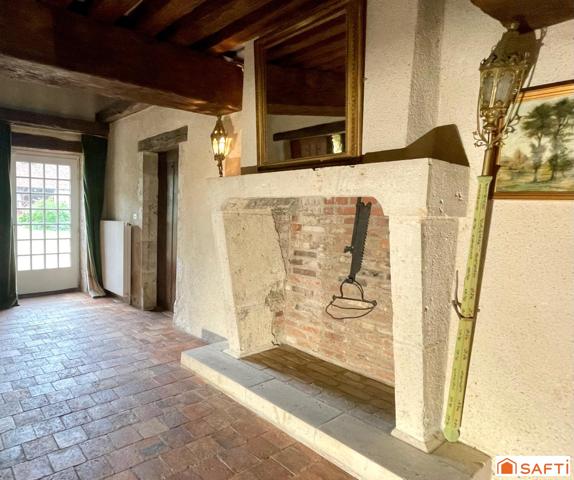 285 m2 hab et dépendances sur 4036 m2 clos de murs