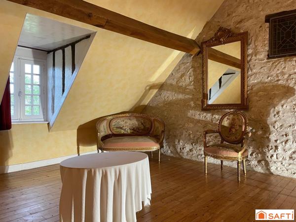 285 m2 hab et dépendances sur 4036 m2 clos de murs