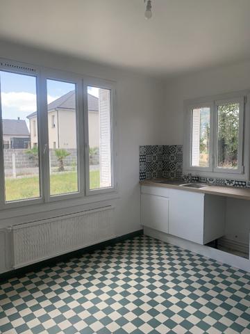 Maison 108.51m2 sur 400m2 de terrain plat avec dépendance.