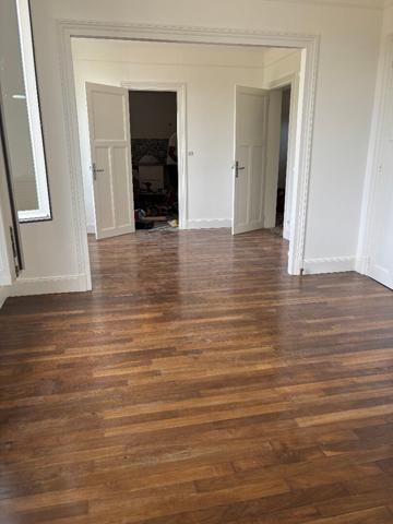 Maison 108.51m2 sur 400m2 de terrain plat avec dépendance.
