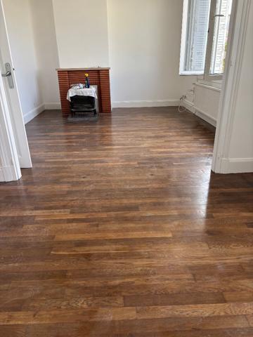 Maison 108.51m2 sur 400m2 de terrain plat avec dépendance.