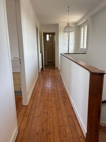 Maison 108.51m2 sur 400m2 de terrain plat avec dépendance.