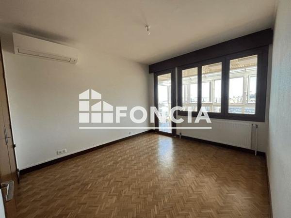 Location Appartement 3 pièces 105.2 m² - 14 AVENUE PHELUT Royat 63130