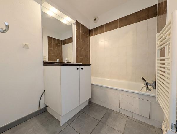 Appartement T2 lumineux avec terrasse et parking , Route de Launaguet, Toulouse