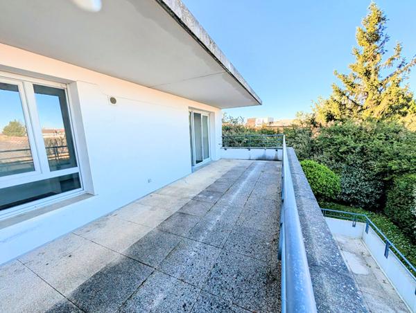 Appartement T2 lumineux avec terrasse et parking , Route de Launaguet, Toulouse