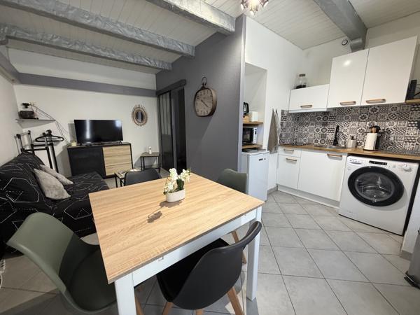 Immeuble
         5 pièces
        - 85 m² 121 900 € *