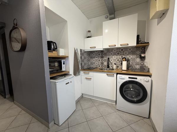 Immeuble
         5 pièces
        - 85 m² 121 900 € *