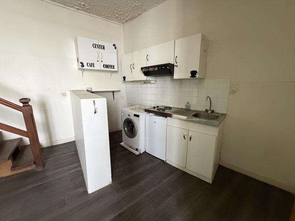 Immeuble
         5 pièces
        - 85 m² 121 900 € *