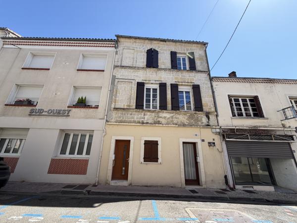 Immeuble
         5 pièces
        - 85 m² 121 900 € *