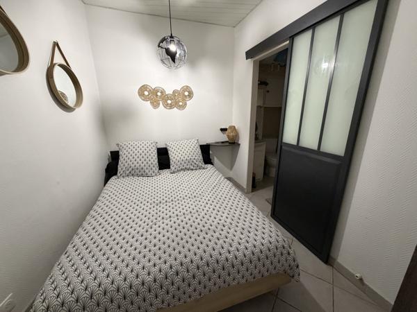 Immeuble
         5 pièces
        - 85 m² 121 900 € *