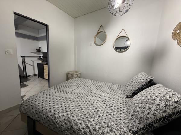 Immeuble
         5 pièces
        - 85 m² 121 900 € *