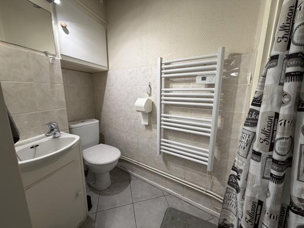 Immeuble
         5 pièces
        - 85 m² 121 900 € *