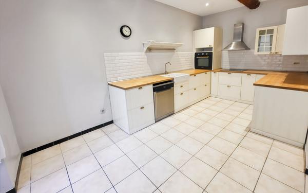 Maison à vendre    4 pièces •  Lambesc