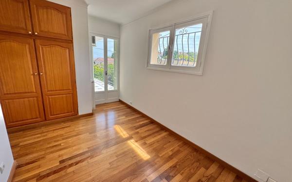 Maison à vendre    5 pièces • 149,71 m2 Cagnes-sur-Mer