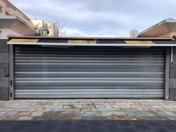 34300 AGDE - MURS COMMERCIAUX LIBRES, Local 40 m² avec terrasse