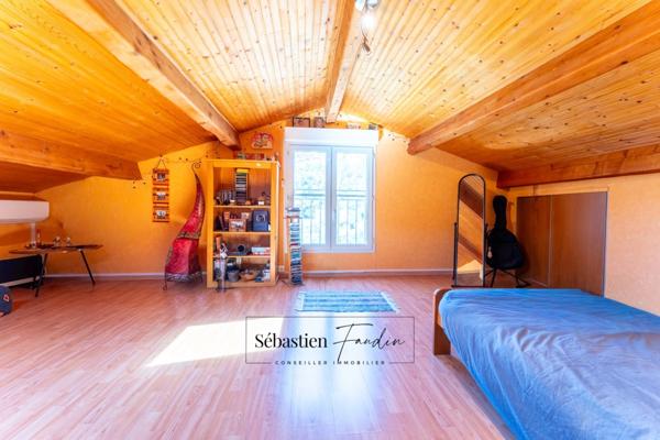 Maison à vendre 8 pièces AUBAGNE (13) - 168 m² - 2 logements - 65 m² garages en sous-sol - cave - 2 garages extérieurs - piscinable