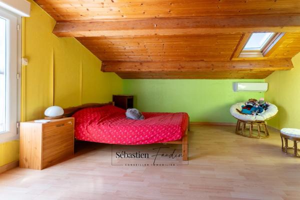 Maison à vendre 8 pièces AUBAGNE (13) - 168 m² - 2 logements - 65 m² garages en sous-sol - cave - 2 garages extérieurs - piscinable