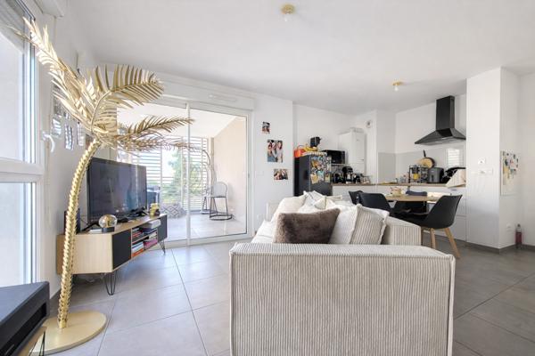 Marseille (13009) APPARTEMENT D'ARCHITECTE 2 PIECES AVEC LOGGIA