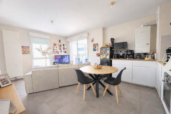 Marseille (13009) APPARTEMENT D'ARCHITECTE 2 PIECES AVEC LOGGIA