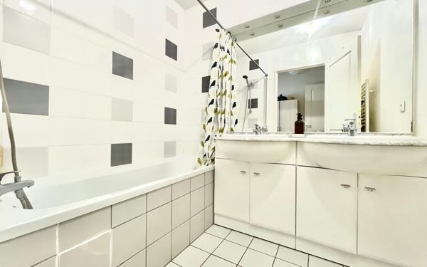 Appartement à vendre    3 pièces • 82,08 m2 Bruges