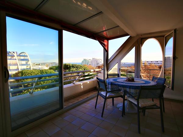 La Grande-Motte (34280) NOUVEAU, RARE, VUE MER ET ÉTANG DE L'OR...APPARTEMENT DE 85 M2 ENV AU DERNIER ÉTAGE, EXPOSÉ EST, SUD ET OUEST