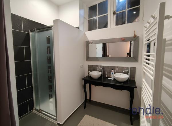 Maison de ville de 209m² avec terrasse de 18 m² et grand garage