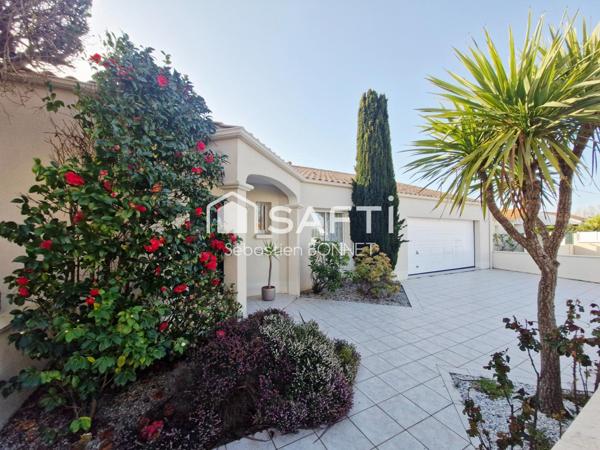 Maison plain pied sans travaux 157m² piscine garage double