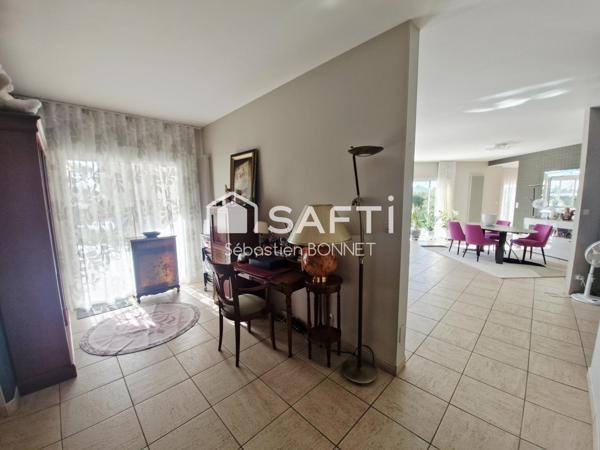 Maison plain pied sans travaux 157m² piscine garage double