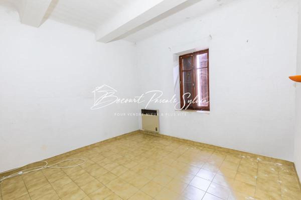 Immeuble de rapport  de 313 m2 avec commerce à Apt (84)