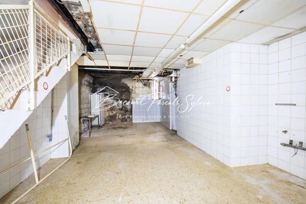 Immeuble de rapport  de 313 m2 avec commerce à Apt (84)