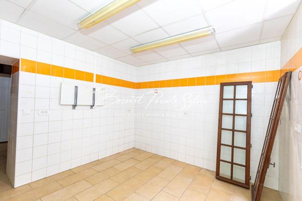 Immeuble de rapport  de 313 m2 avec commerce à Apt (84)