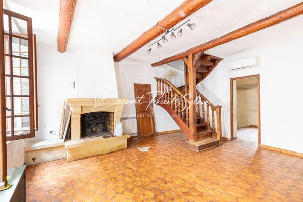 Immeuble de rapport  de 313 m2 avec commerce à Apt (84)