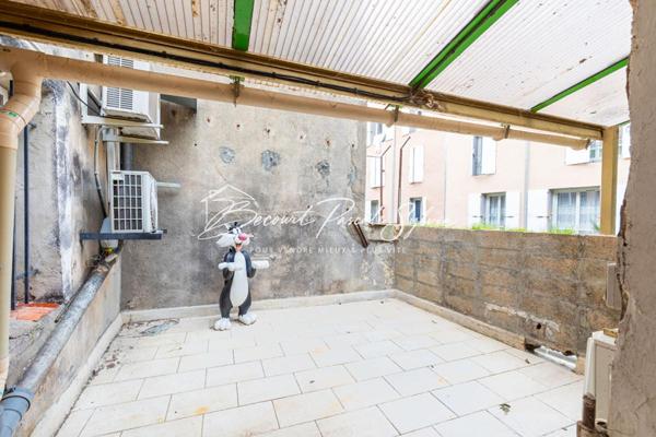 Immeuble de rapport  de 313 m2 avec commerce à Apt (84)