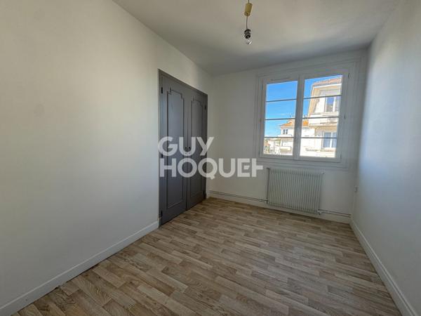 APPARTEMENT 2 chambres, un bureau, balcon garage, jardin.